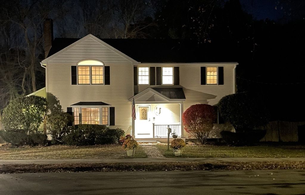 Exterior, Facade, Farmhouse