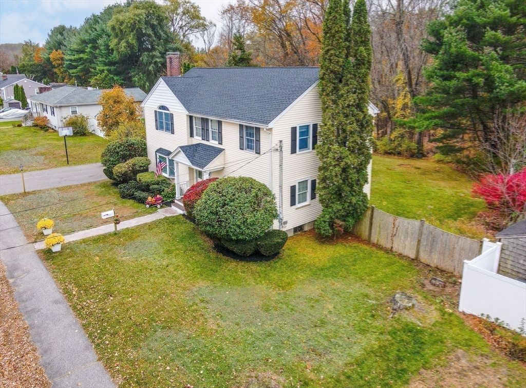 Exterior, Facade, Cape Cod
