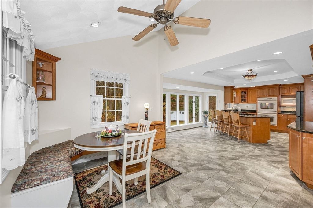 Dining room, Interior, Kitchen, Recessed Lighting, Stainless Steel Appliances