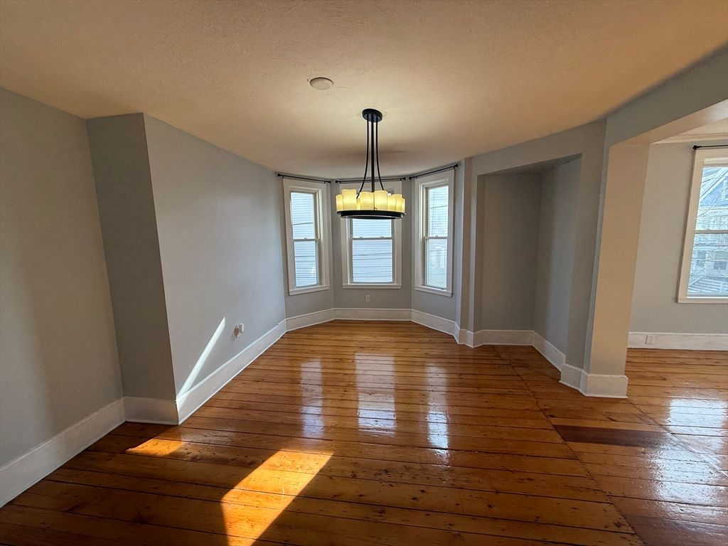 Empty room, Interior, Pendant Lights, Wood Texture Flooring