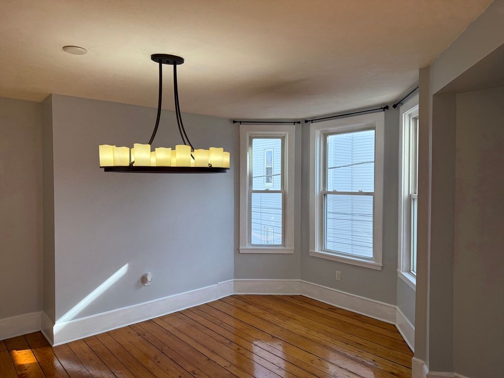 Empty room, Interior, Pendant Lights, Wood Texture Flooring