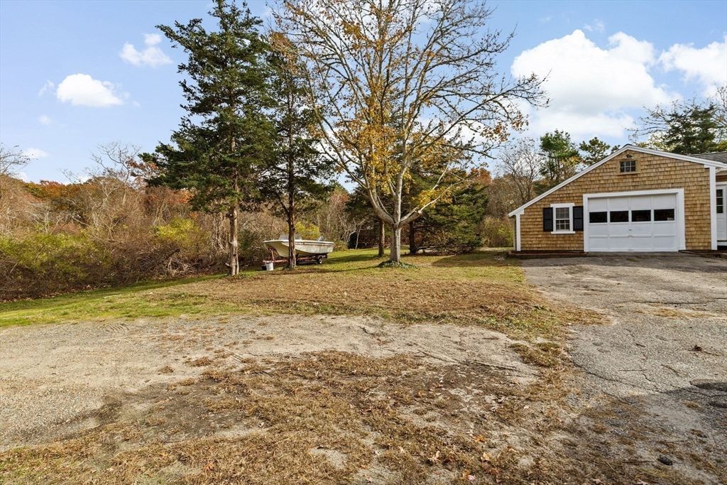 Backyard, Detached Garage, Exterior