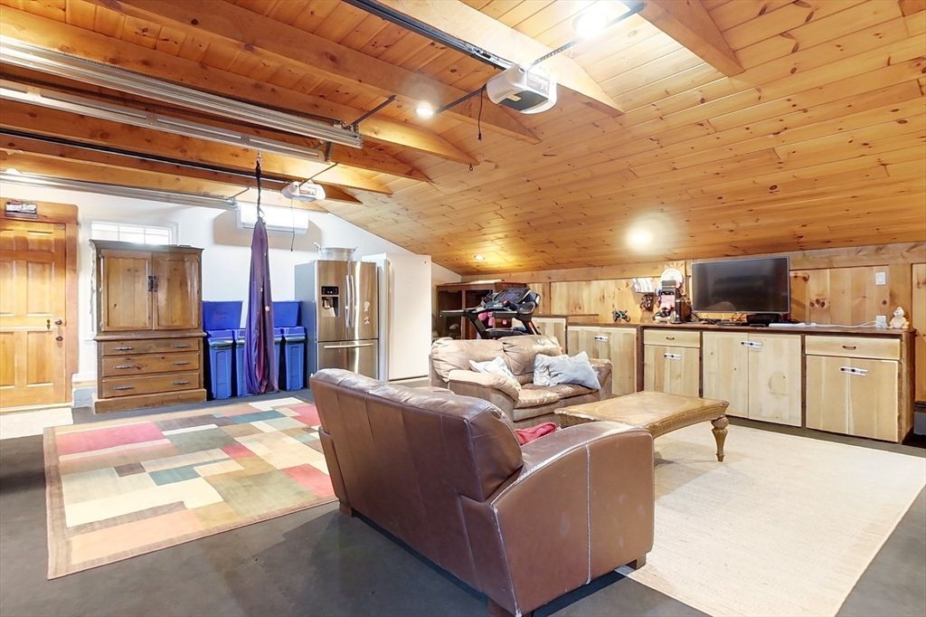 Interior, Living room, Recessed Lighting, Wooden Beams, Wooden Ceilings
