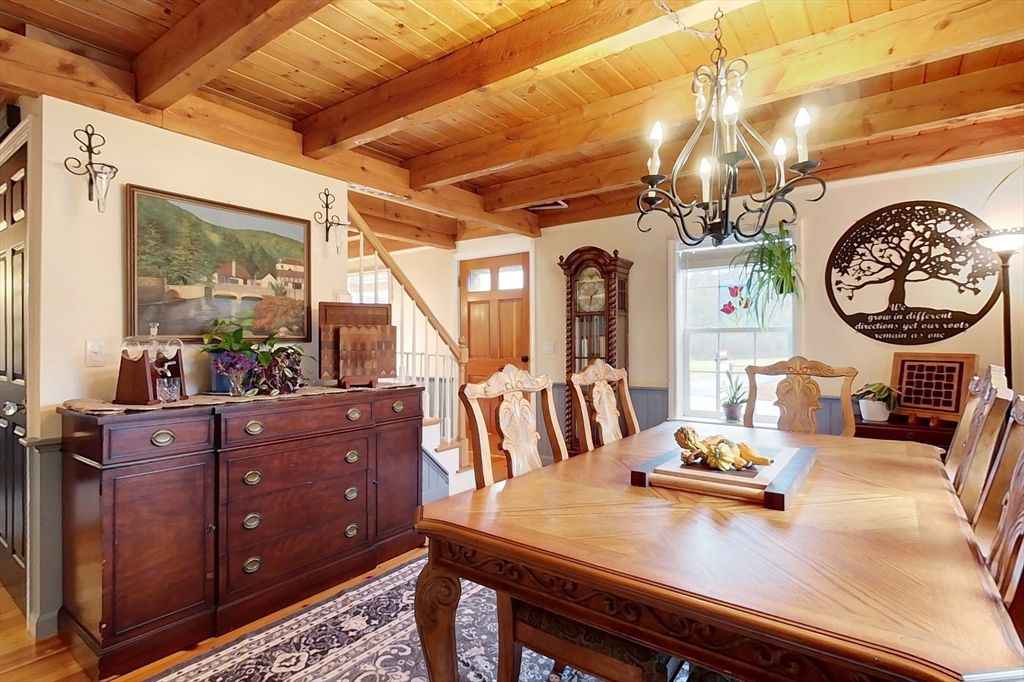 Chandelier, Dining room, Interior, Wooden Beams, Wooden Ceilings