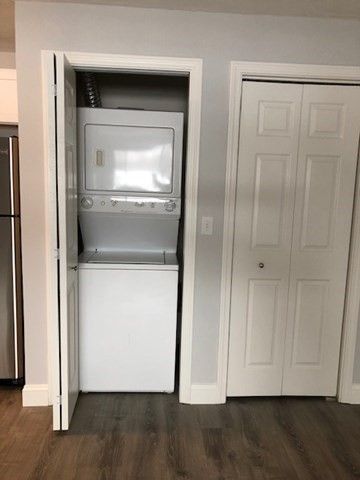 Interior, Utility Closets, Washer, Wood Texture Flooring