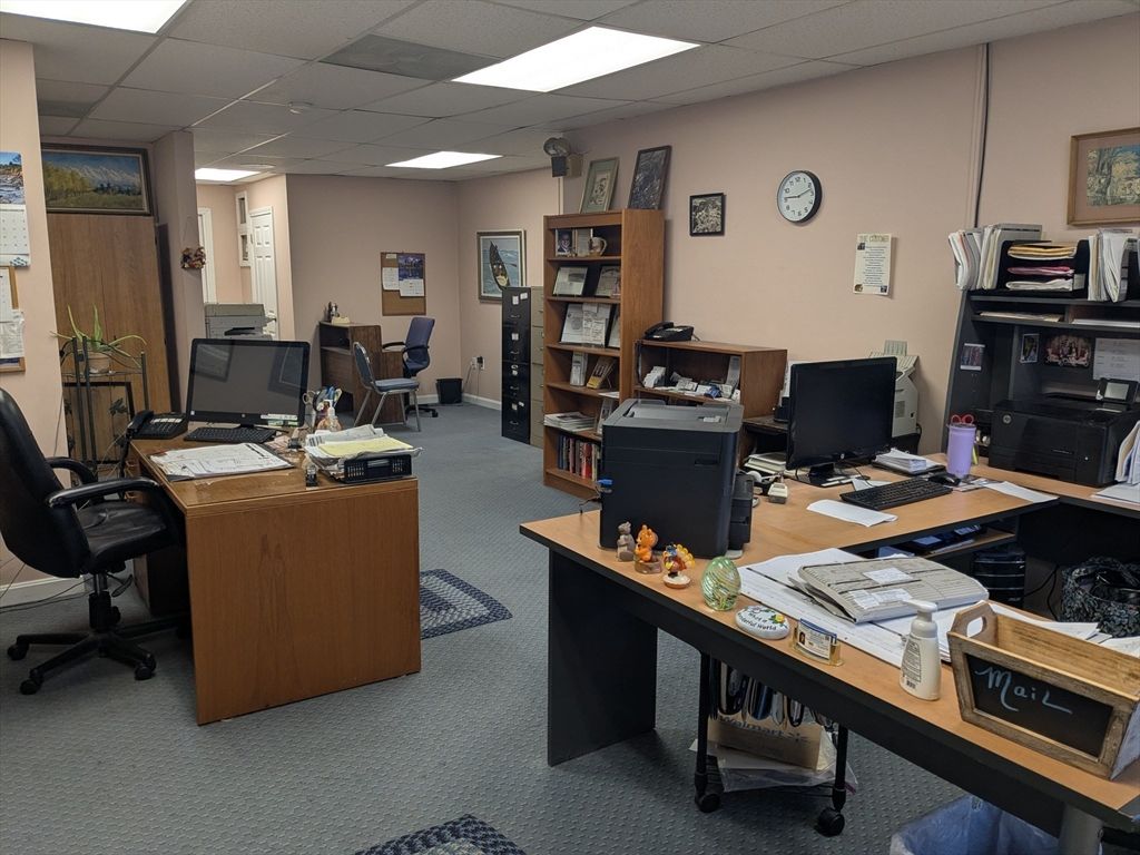 Home Office, Interior