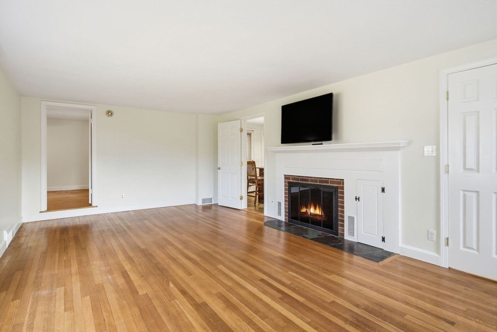Empty room, Fireplace, Interior, Wood Texture Flooring