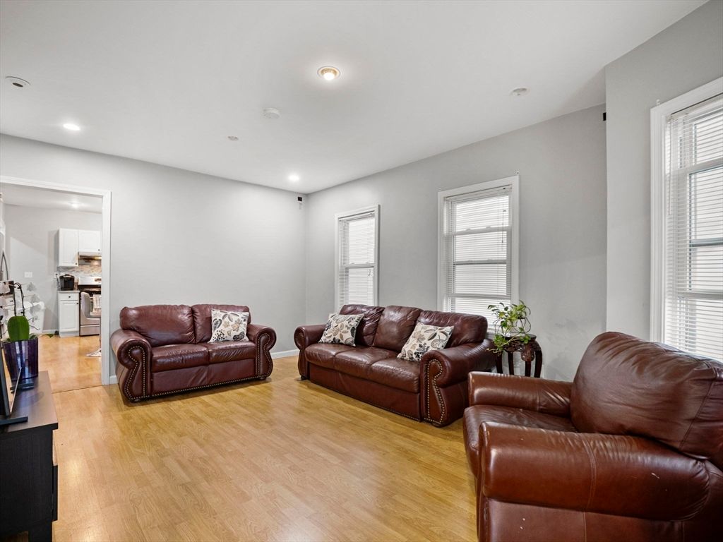 Interior, Kitchen, Living room, Recessed Lighting, Wood Texture Flooring