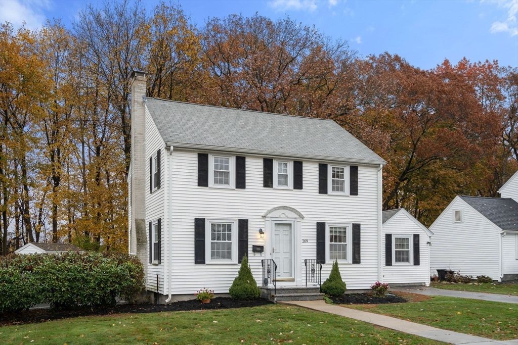 Exterior, Facade, Georgian