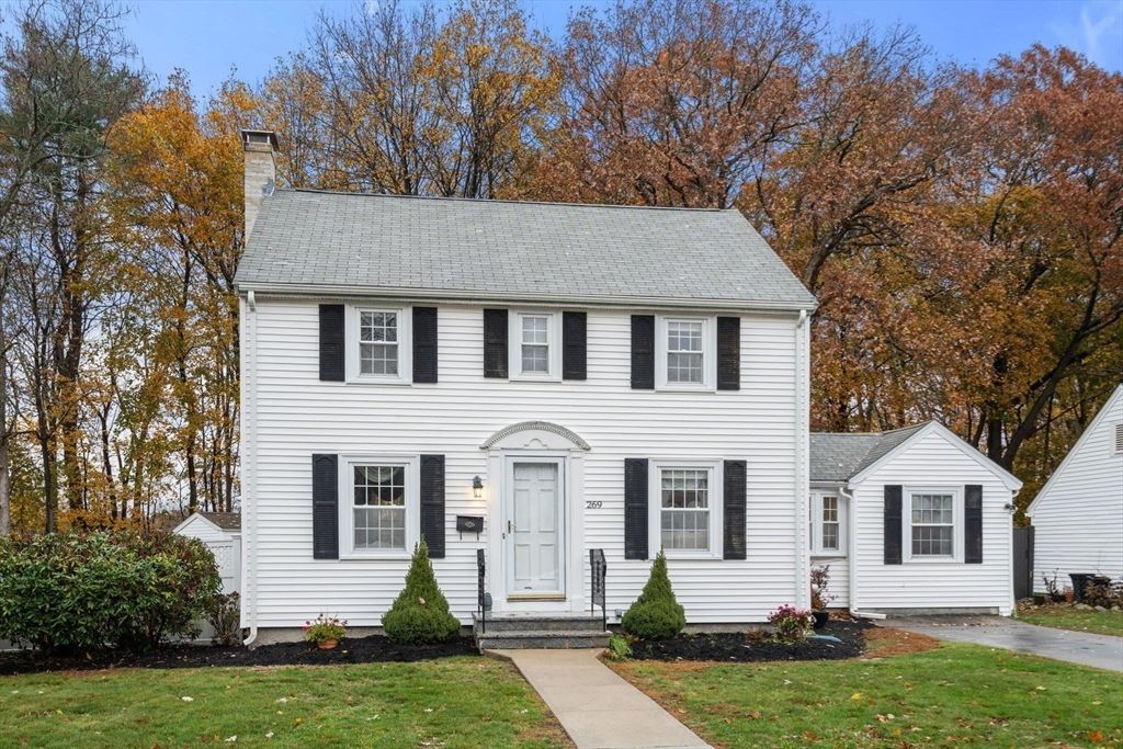 Exterior, Facade, Georgian