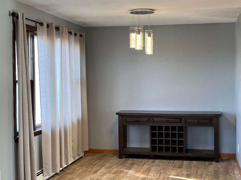 Interior, Pendant Lights, Wood Texture Flooring