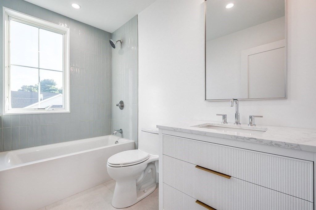 Bathroom, Interior, Recessed Lighting