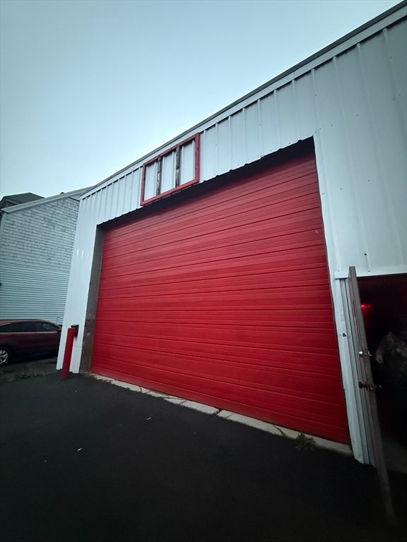 Detached Garage, Exterior