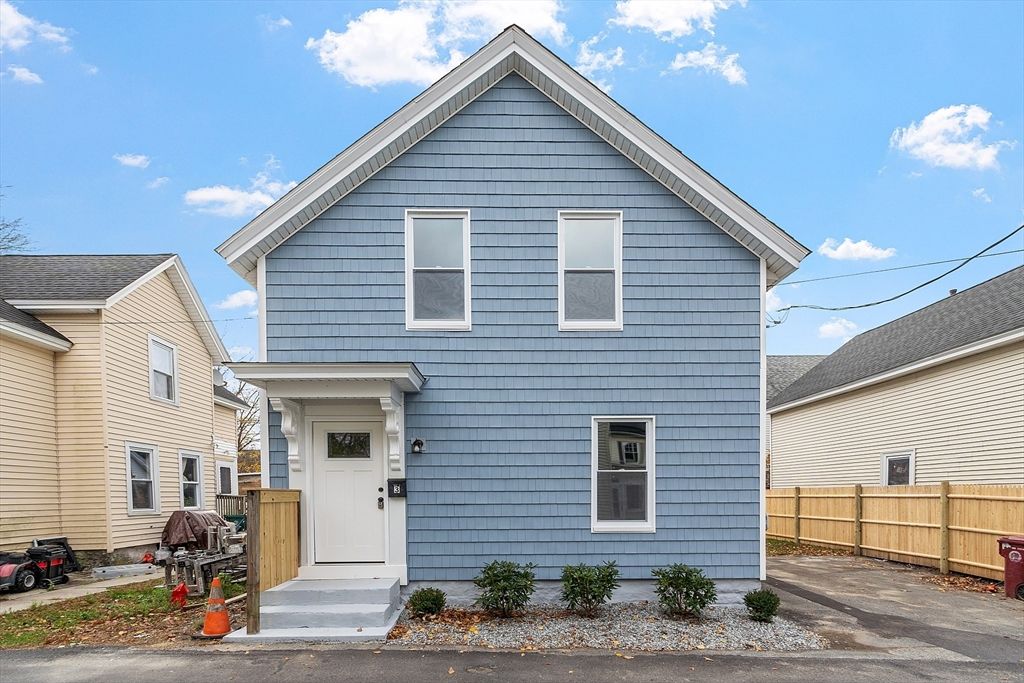 Exterior, Facade, Queen Anne Victorian
