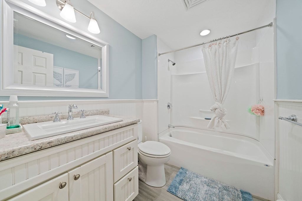 Bathroom, Interior, Recessed Lighting, Wood Texture Flooring