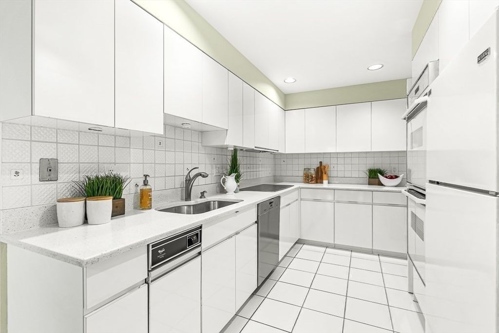 Interior, Kitchen, Recessed Lighting