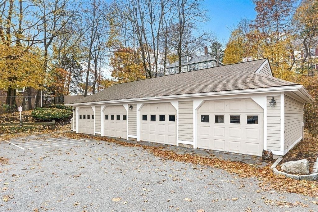 Detached Garage, Exterior