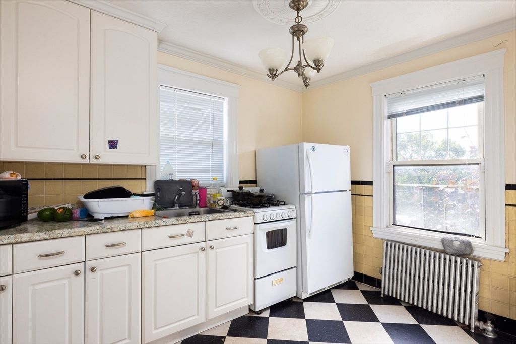Chandelier, Interior, Kitchen