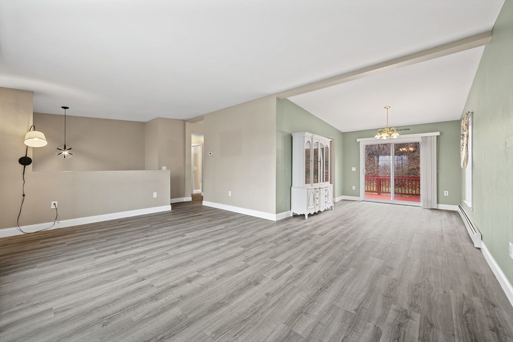 Empty room, Interior, Pendant Lights, Wood Texture Flooring