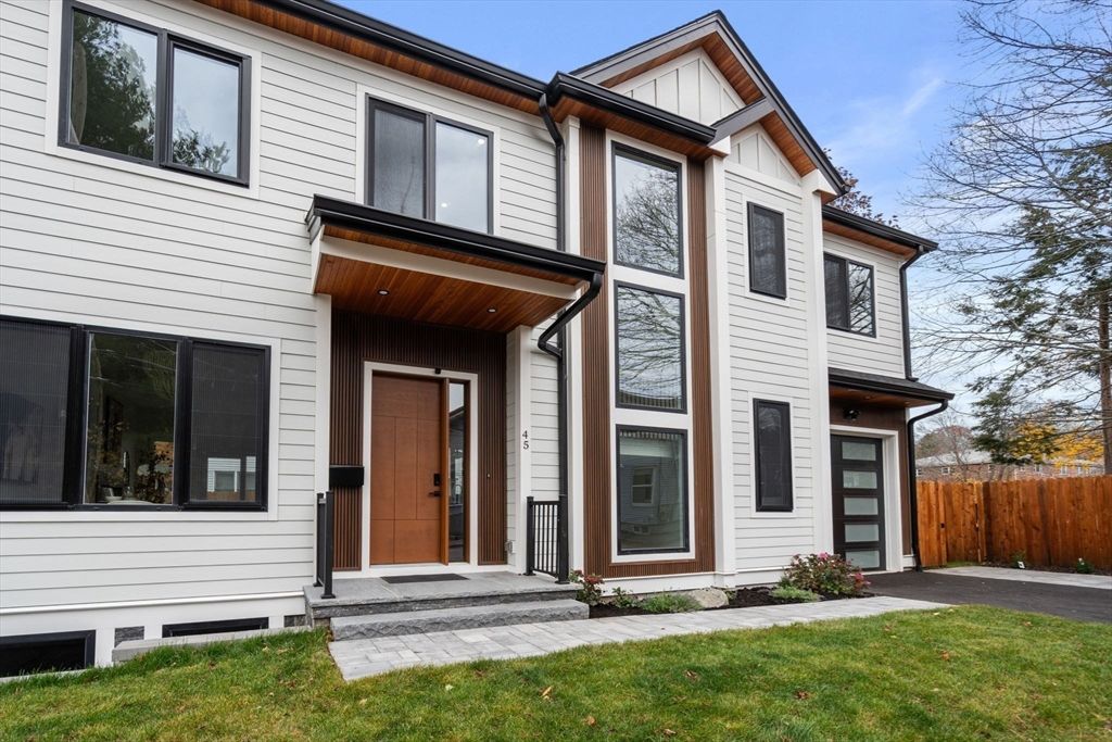 Attached, Exterior, Facade, Rowhouse