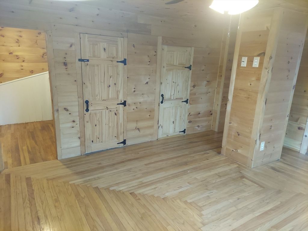 Empty room, Interior, Wood Texture Flooring, Wooden Walls