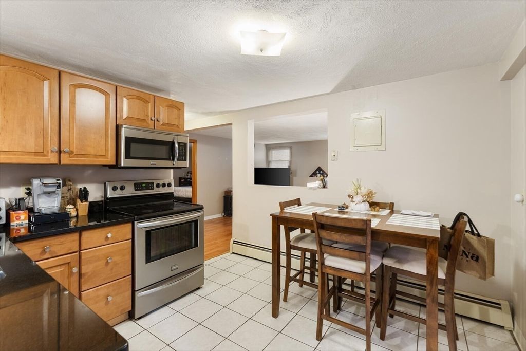 Dining room, Interior, Kitchen, Stainless Steel Appliances