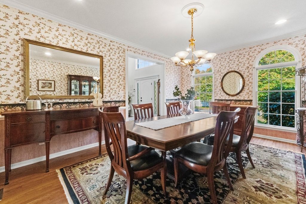 Chandelier, Dining room, Interior, Recessed Lighting, Wood Texture Flooring