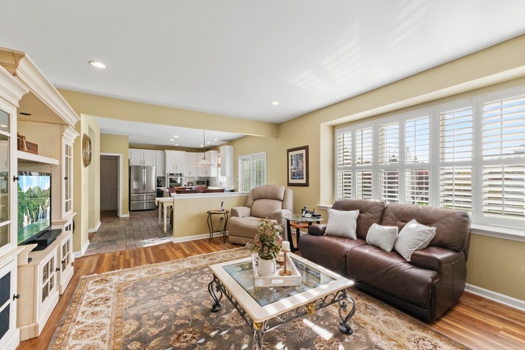 Interior, Kitchen, Living room, Pendant Lights, Recessed Lighting, Stainless Steel Appliances, Wood Texture Flooring