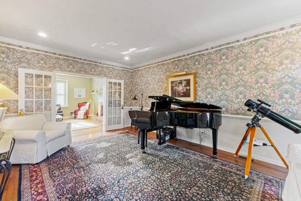 Interior, Living room, Piano, Recessed Lighting, Wood Texture Flooring