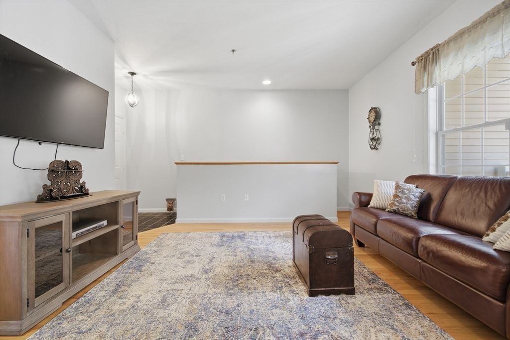 Interior, Pendant Lights, Recessed Lighting, Wood Texture Flooring