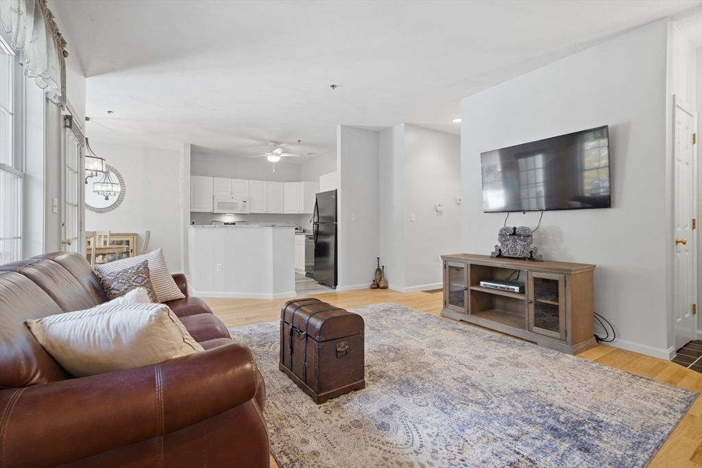 Interior, Kitchen, Living room, Pendant Lights, Recessed Lighting, Stainless Steel Appliances, Wood Texture Flooring