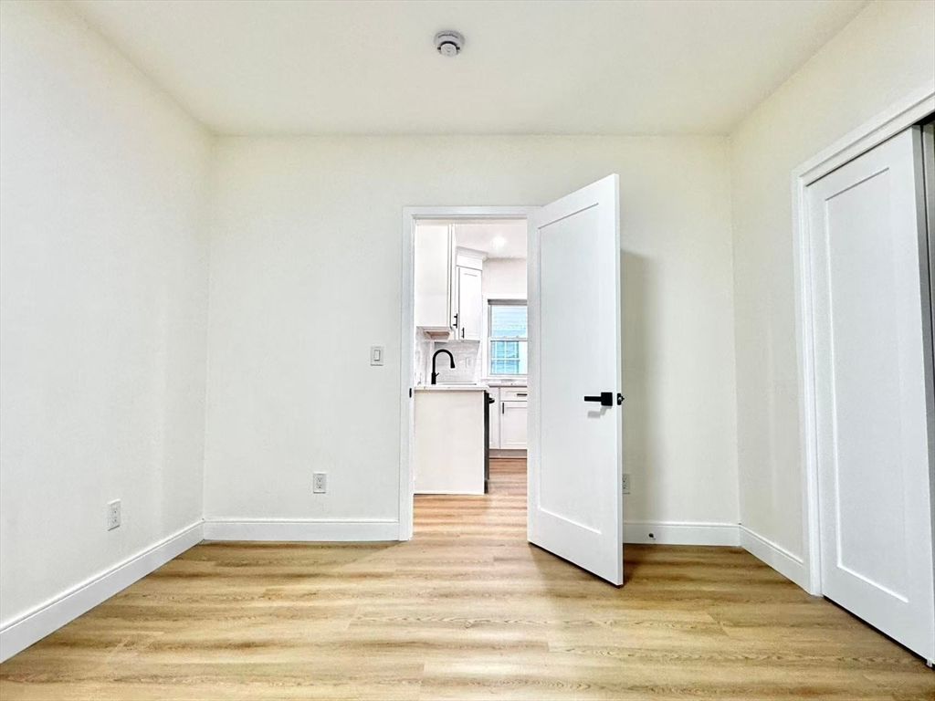 Empty room, Interior, Kitchen, Wood Texture Flooring