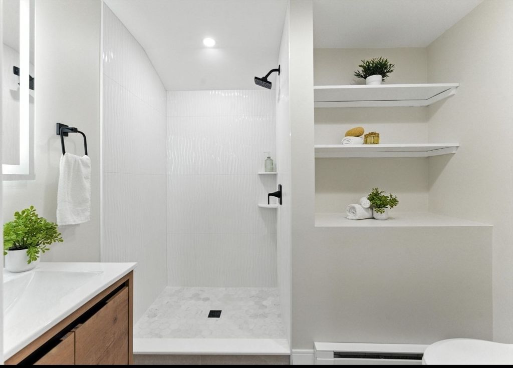 Bathroom, Interior, Recessed Lighting
