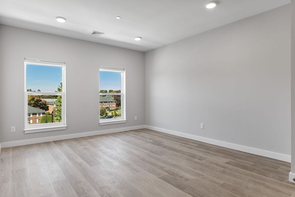 Empty room, Interior, Recessed Lighting, Wood Texture Flooring
