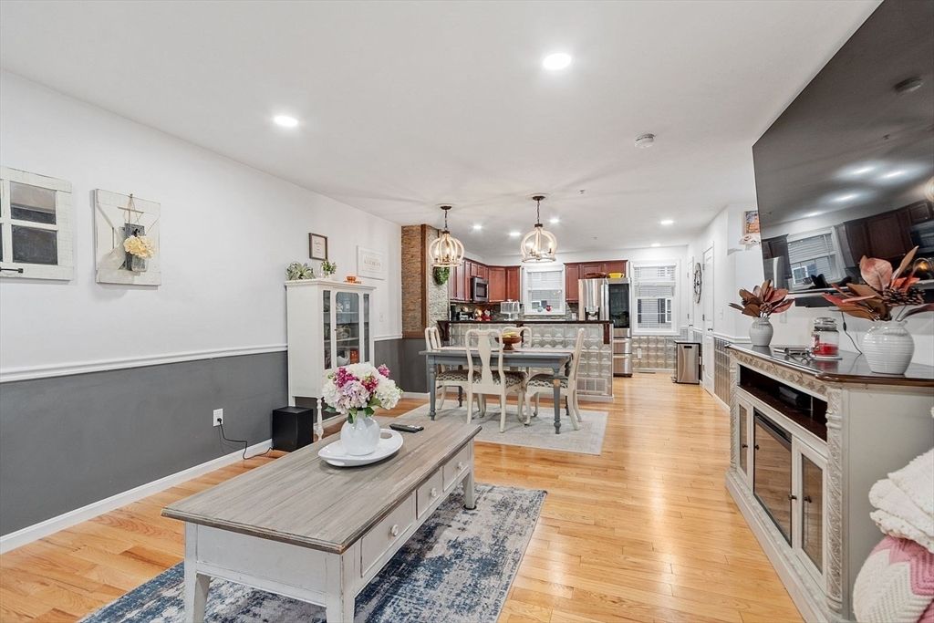 Dining room, Interior, Kitchen, Pendant Lights, Recessed Lighting, Stainless Steel Appliances, Wood Texture Flooring
