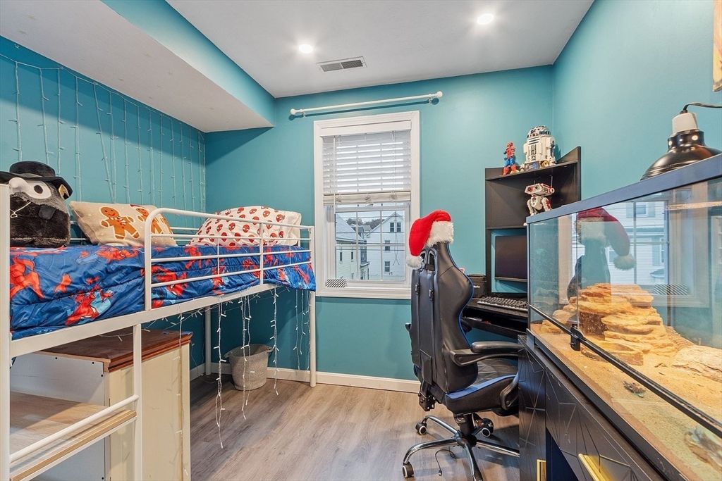 Home Office, Interior, Recessed Lighting, Wood Texture Flooring