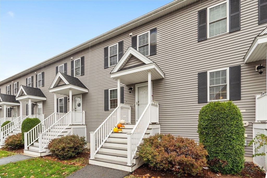 Exterior, Facade, Georgian