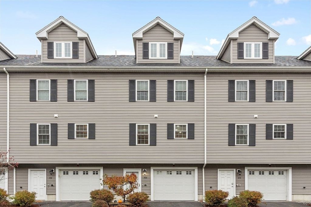 Attached, Exterior, Facade, Georgian