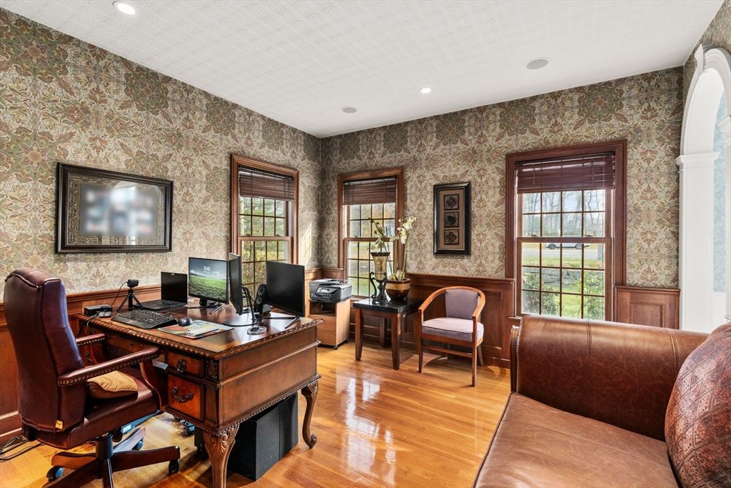 Home Office, Interior, Recessed Lighting, Wood Texture Flooring