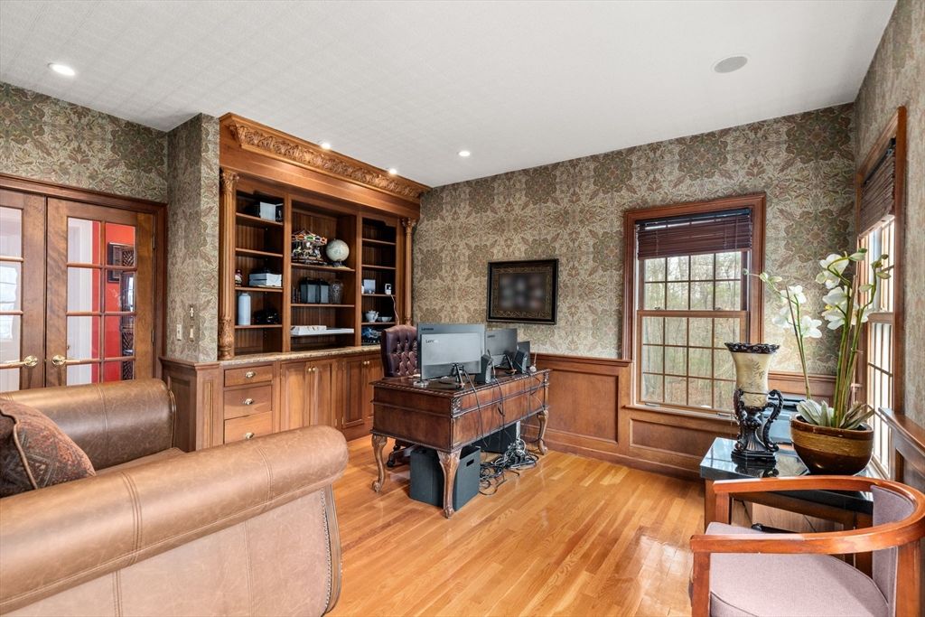 Home Office, Interior, Recessed Lighting, Wood Texture Flooring