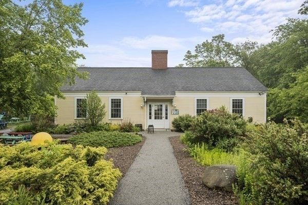 Backyard, Exterior, Facade, Cape Cod