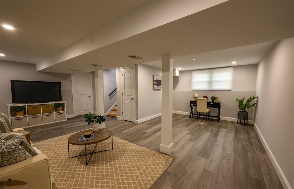 Dining room, Interior, Living room, Recessed Lighting, Wood Texture Flooring