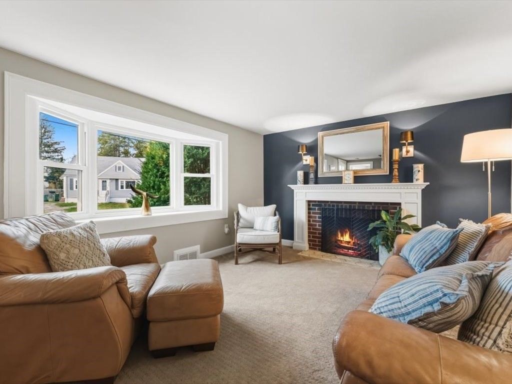 Fireplace, Interior, Living room