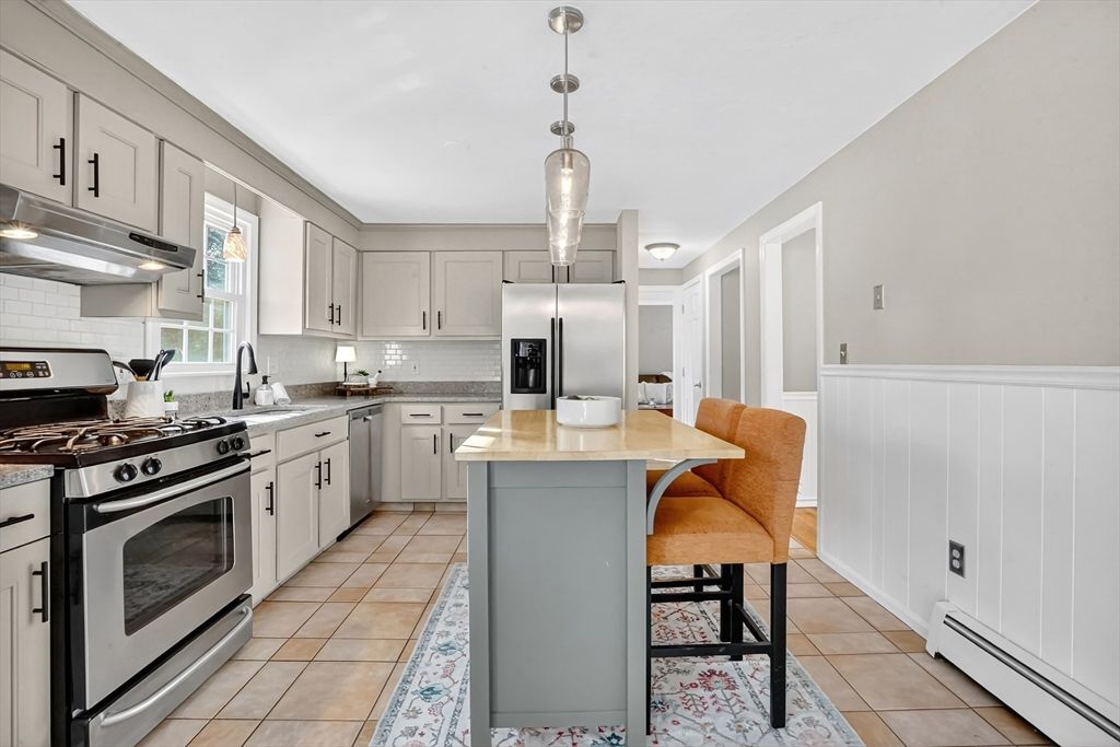Interior, Kitchen, Pendant Lights, Stainless Steel Appliances