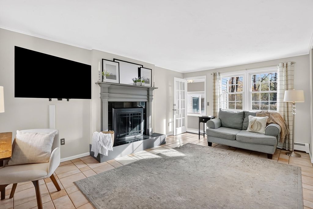 Fireplace, Interior, Living room