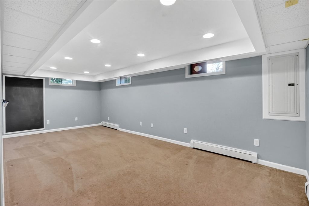 Empty room, Interior, Recessed Lighting
