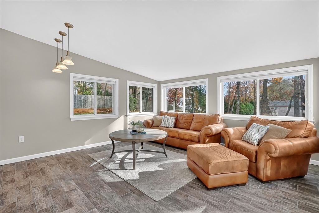 Interior, Living room, Pendant Lights, Wood Texture Flooring