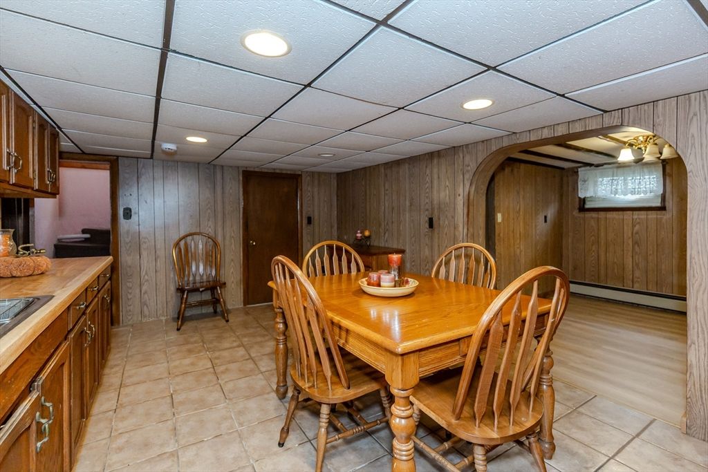 Dining room, Interior, Recessed Lighting, Wooden Walls