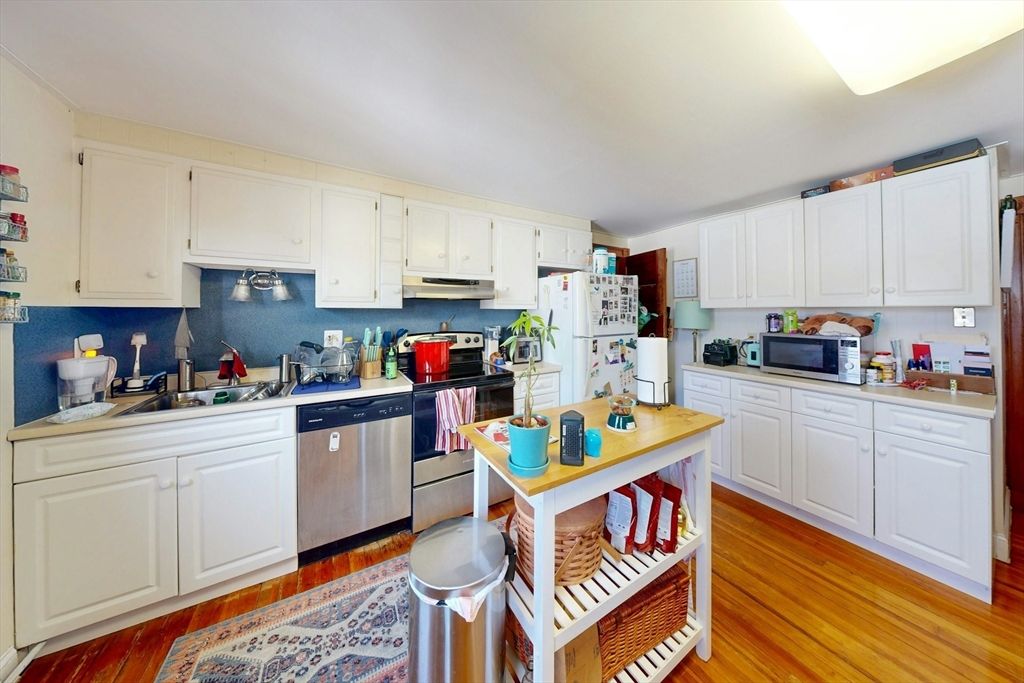 Interior, Kitchen, Stainless Steel Appliances, Wood Texture Flooring