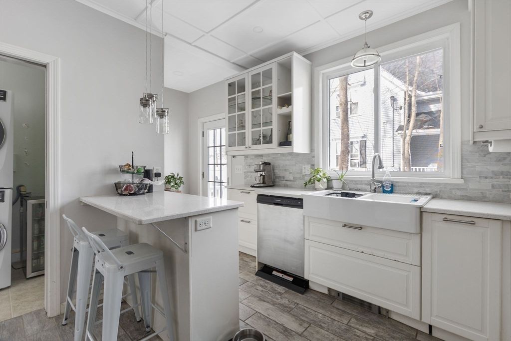 Interior, Kitchen, Pendant Lights, Wood Texture Flooring